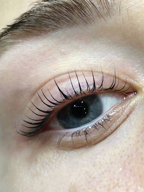 Eyelash lifting