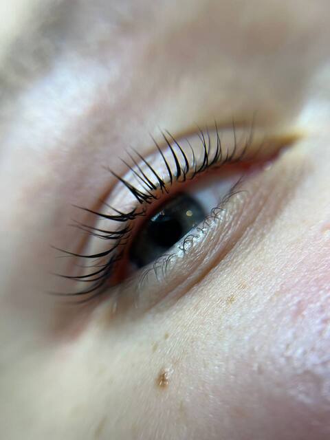 Eyelash lifting