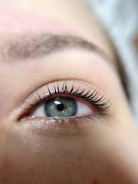 Ламинирование бровей и ресниц