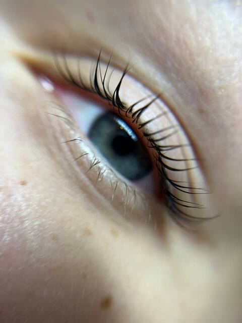 Ламинирование бровей и ресниц